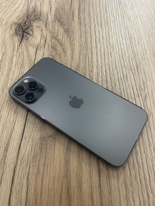 Продам айфон 12 про