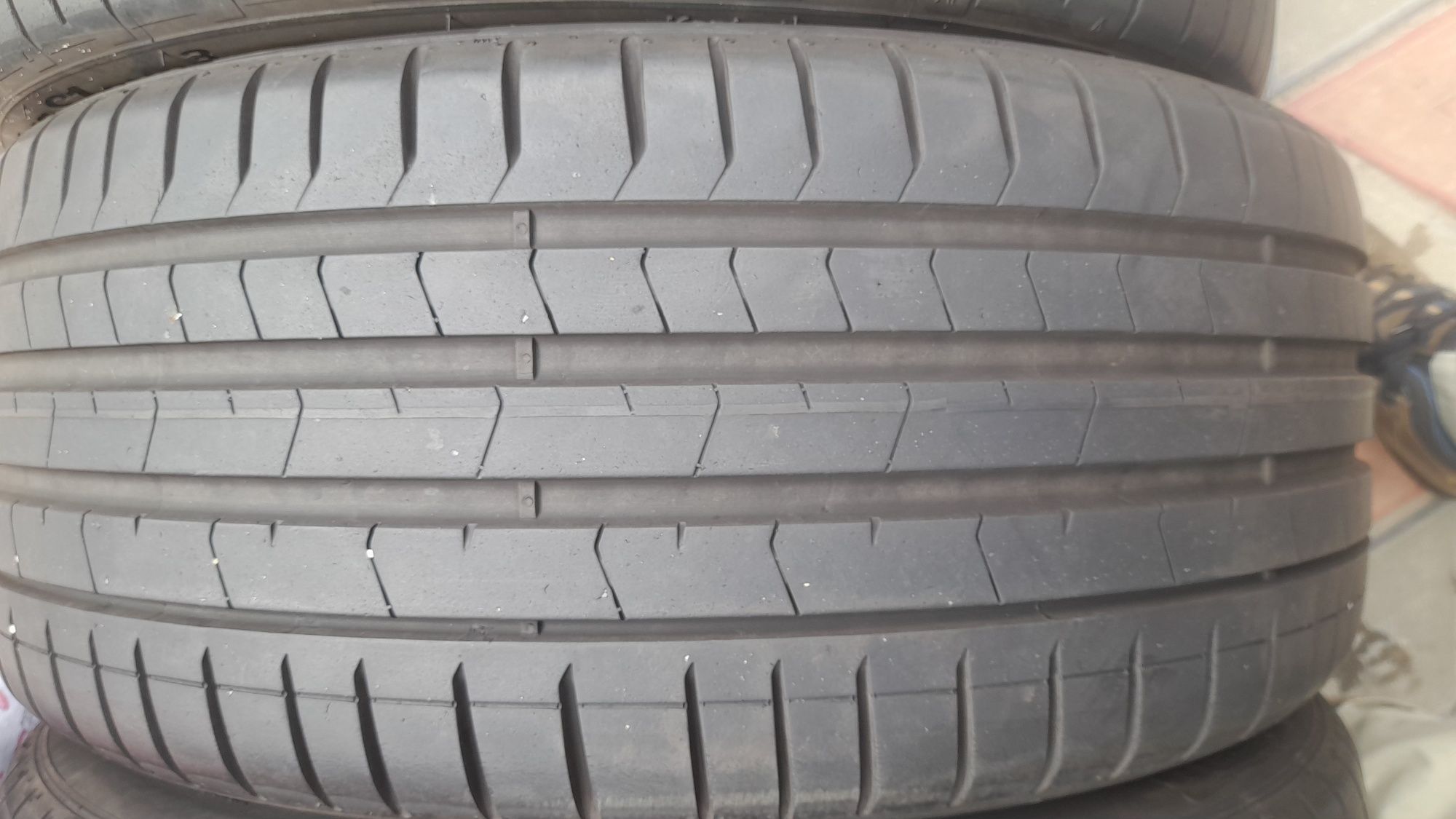 Vand 4 anvelope de vara 235 35 r19 PIRELLI și HANKOOK  din 2022