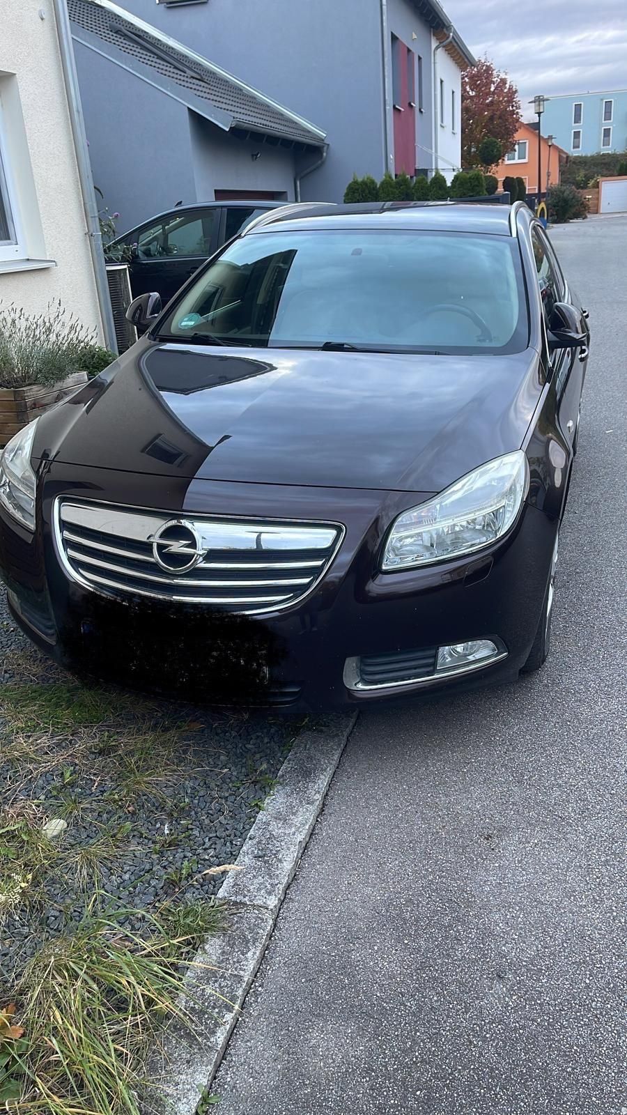 Vând Opel Insignia