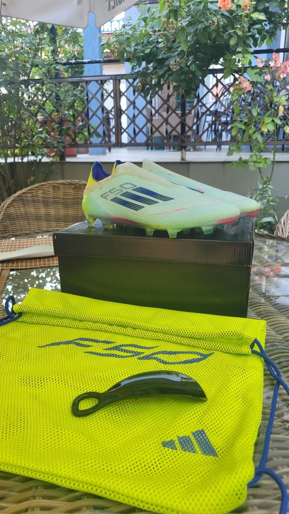 Vand Adidas F50 Fotbal