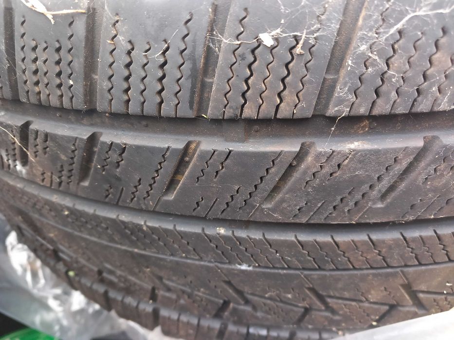 Set 2 cauciucuri Iarna M+S  225/45/R17 + un cauciuc bonus
