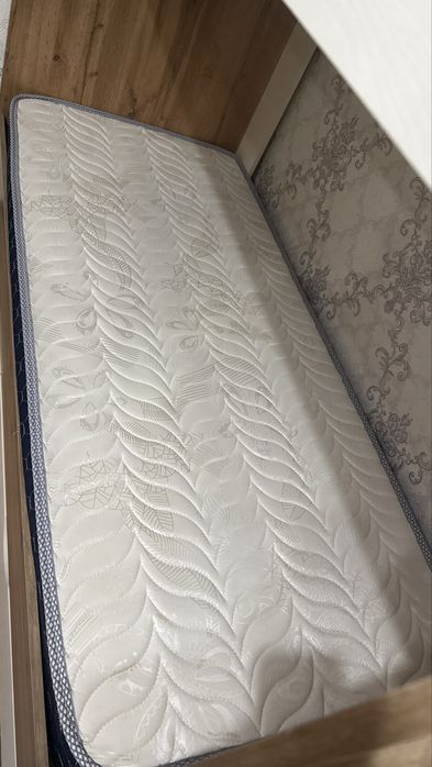 Двухэтажная кровать