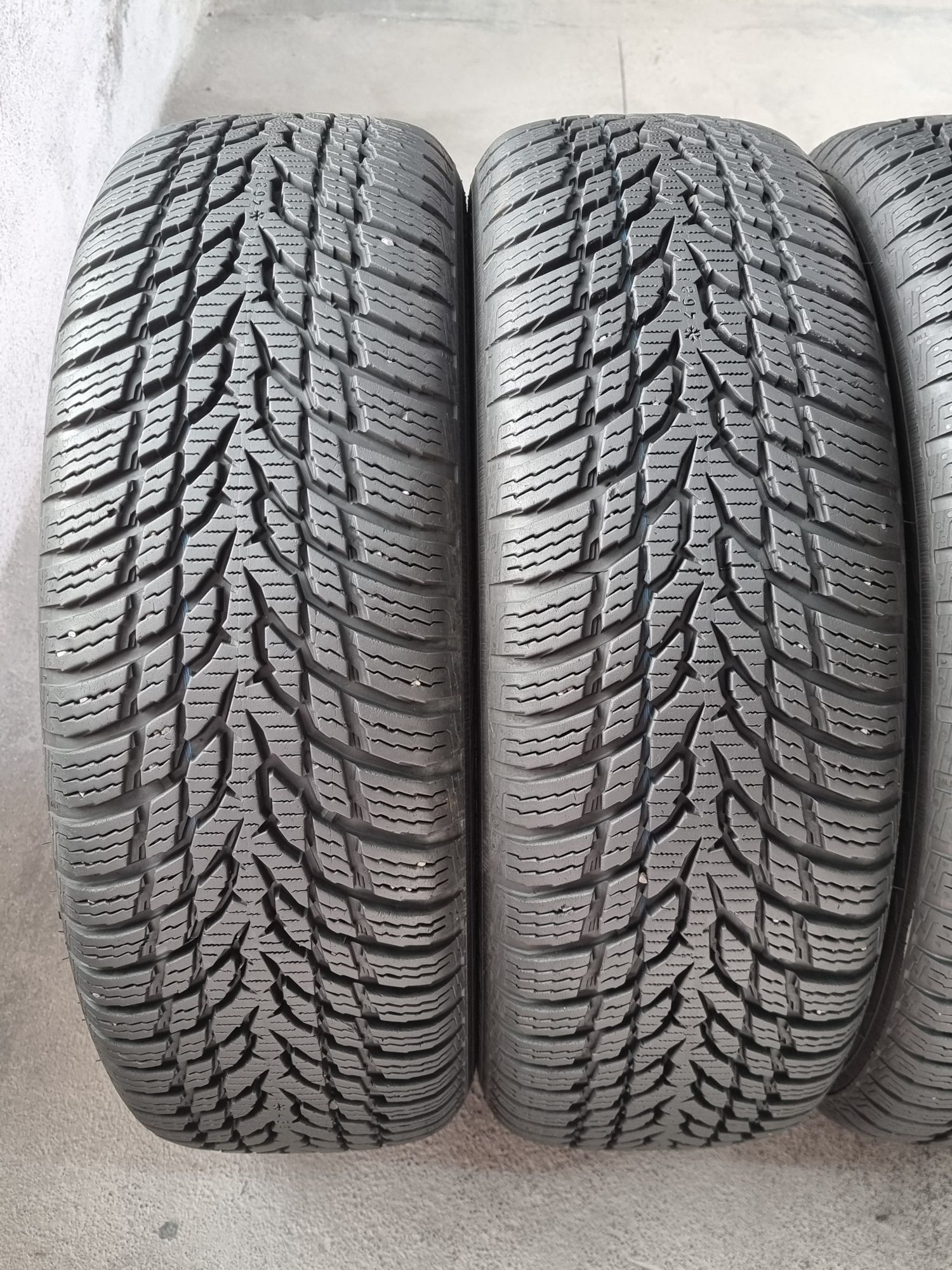 175/65/15 Nokian 4Броя: 260лв 8мм