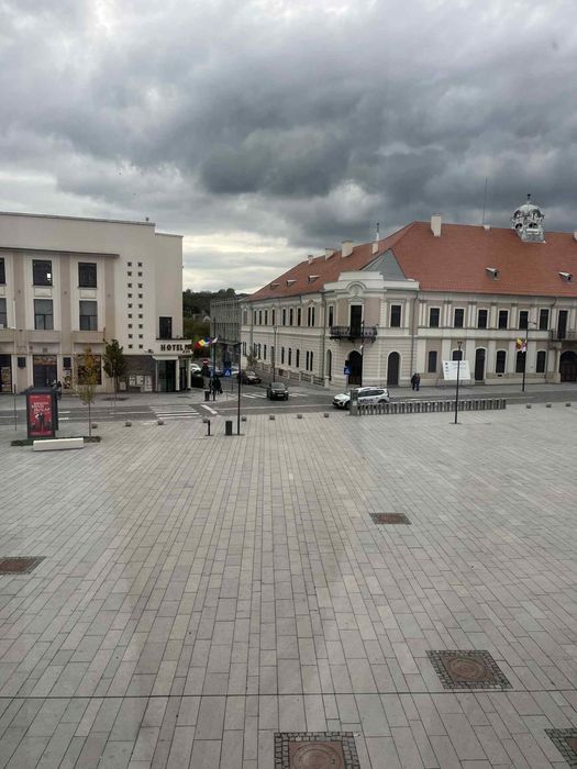 Inchiriez apartament