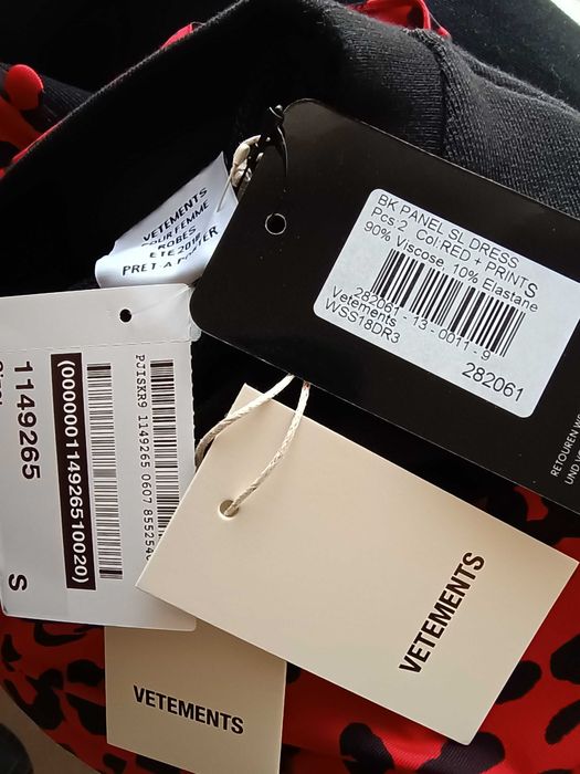 Rochie Vetements nouă