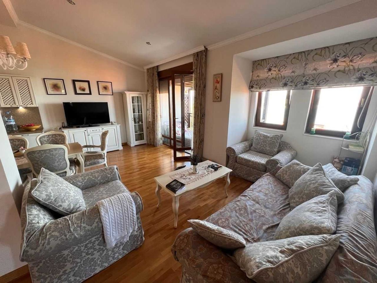 Продава се Тристаен апартамент в Созопол - 114 кв.м за 2193 €/кв.м - Снимка #2