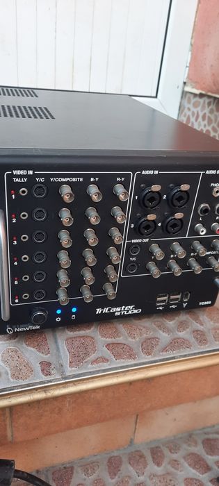 NewTek  Tri Càster Studio tc350 Студио за излъчване  и продукция