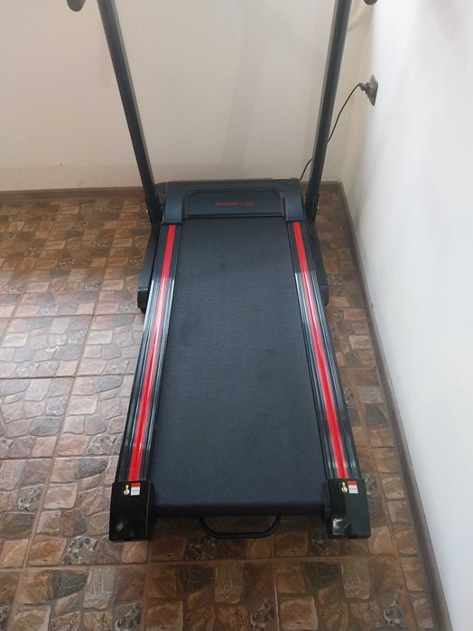 Бягаща пътека чисто нова