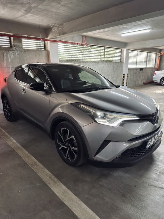 Toyota C-HR Hybrid / Full Option / Bi-Color