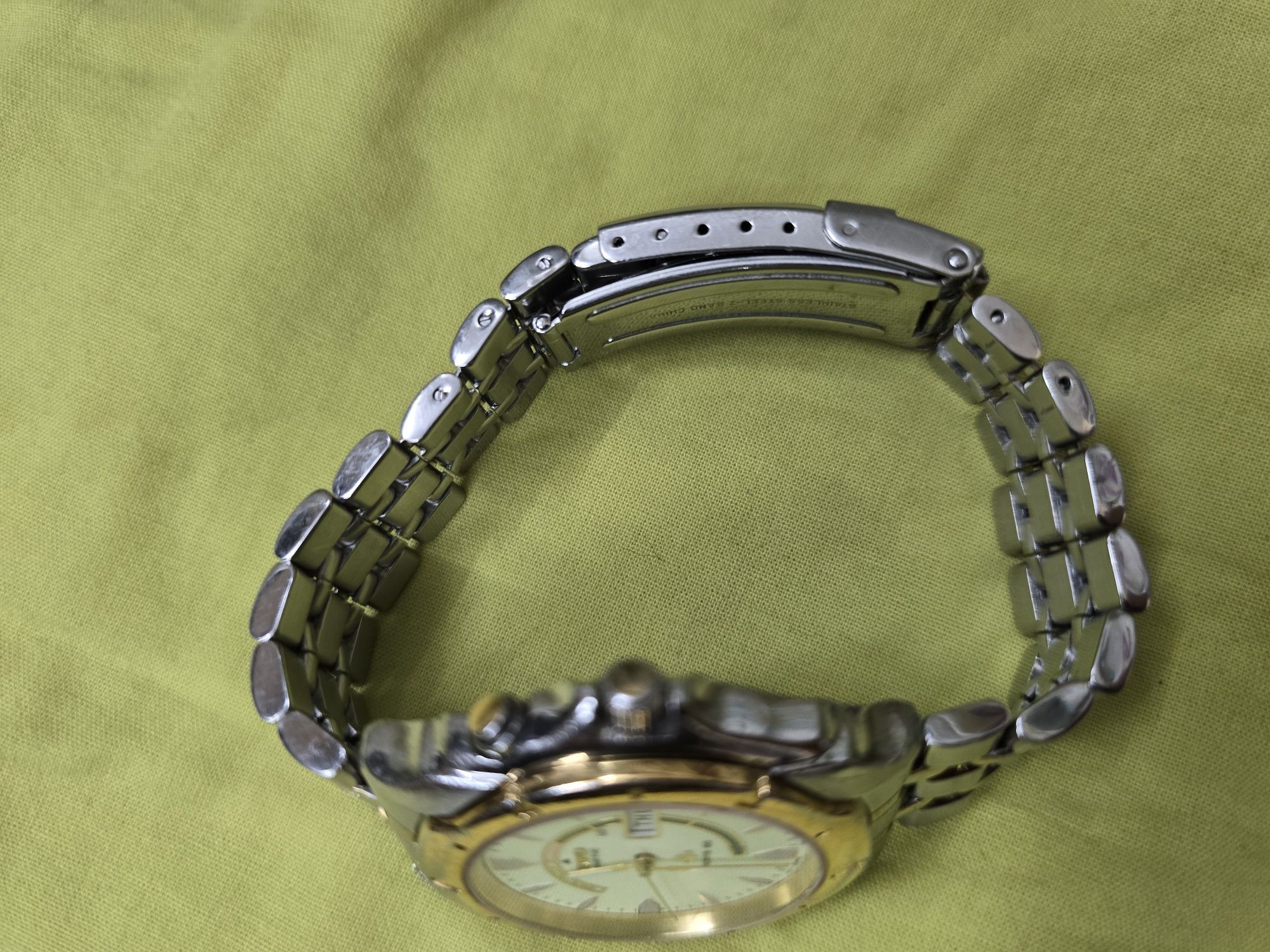 Seiko Kinetic Lumed Dial