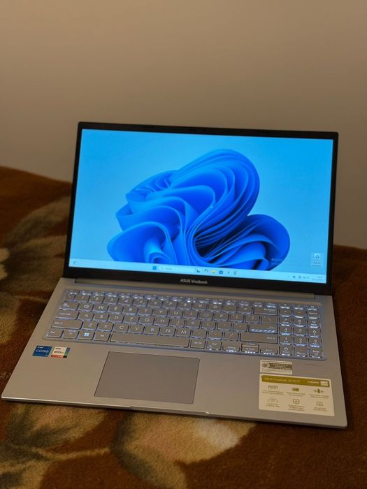 Laptop Asus Vivobook 1504V la cutie