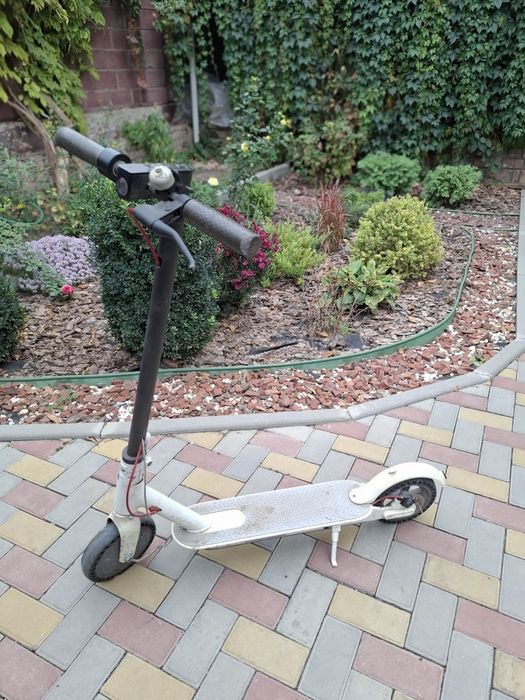 Продам электро самокат ксяоми на рапчясти но ремонту подлежит