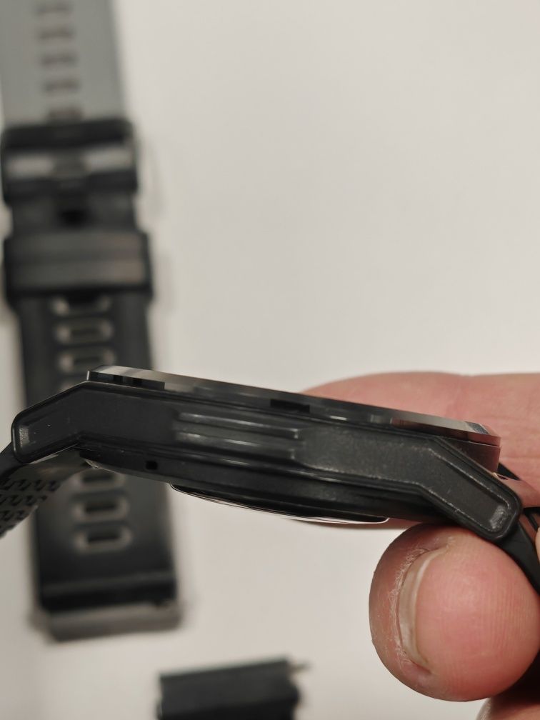 Продавам Huawei watch gt runner black