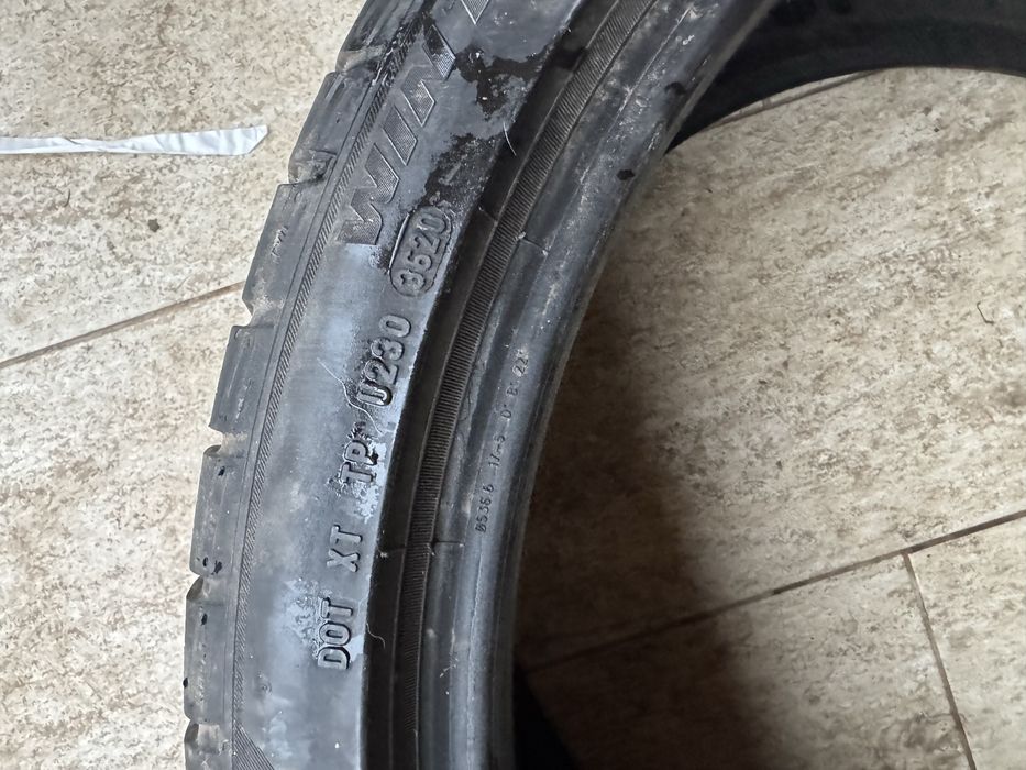 O Anvelopa 275 35 21 si 3buc 315 30 21 cauciucuri Pirelli Sottozero 3