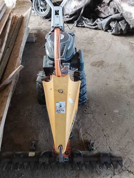 Cositoare iarba pentru livezi