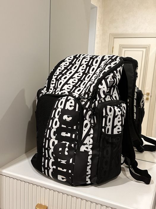 Рюзкак арена белый и серый