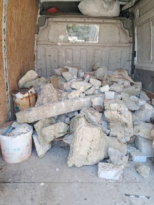 Debarasări,ridicare deșeuri.