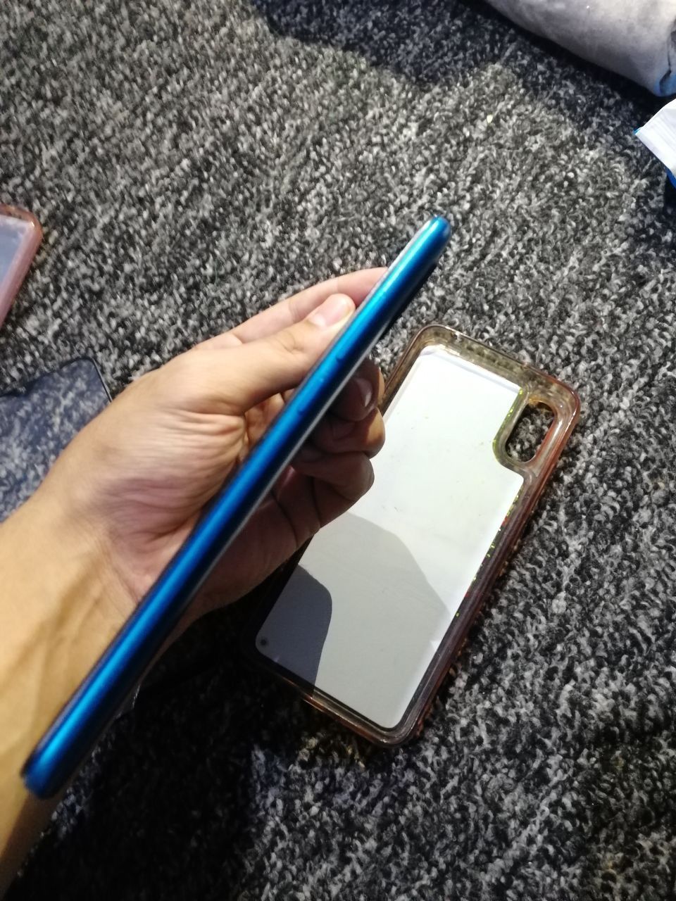 Redmi 9 A 4_64 xotira . Karobka bor ideal holatda hamma joyiga kafolat
