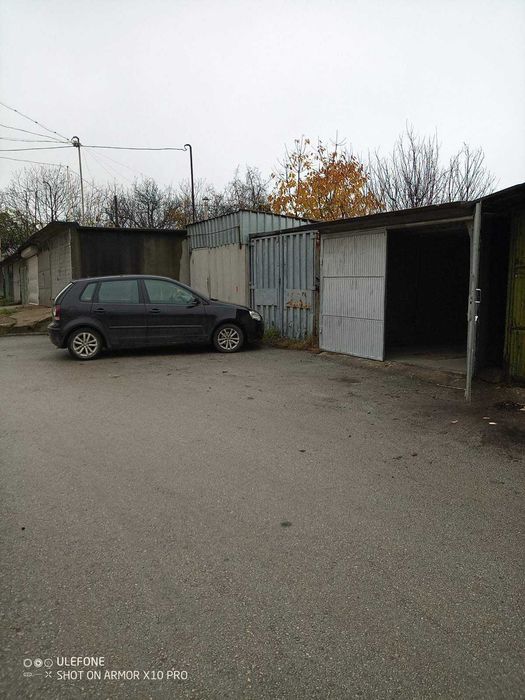 Дава се под наем Гараж / Паркомясто в Свищов - 20 кв.м за 39.78 € - Снимка #1