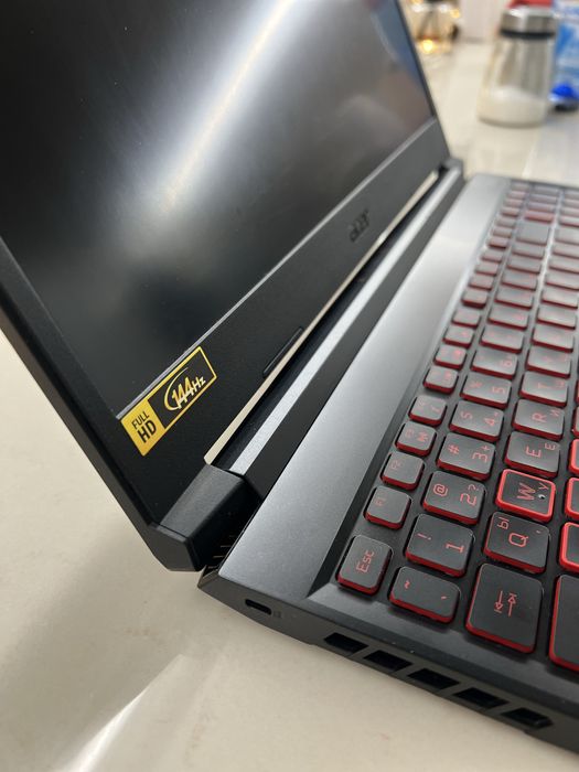 Геймърски лаптоп Acer Nitro 5 AN515-55 | I7-10750H | GTX 1650 Ti