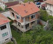 Триетажна къща 325м2, двор 475м2 от собственика