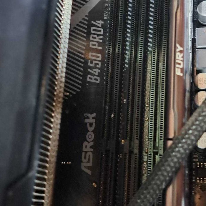 PC Gaming R5 5600X / RX 7700XT 12GB