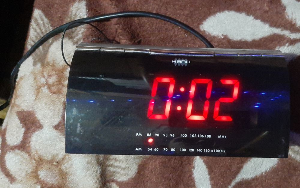 Vând Radio heru cu ceas și cu alarmă în stare bună