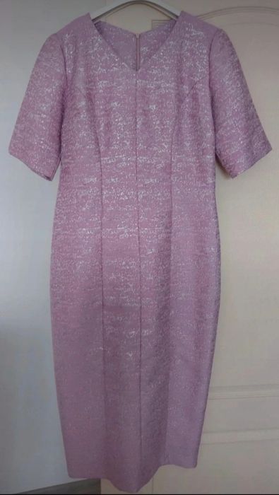 Rochiță elegantă. Bust 104 talie 88 șold 115 lungime 122