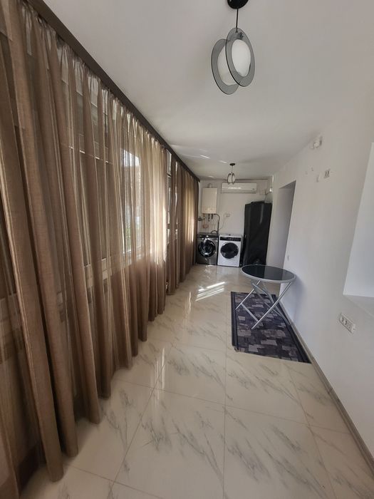 Vând apartament cu 3 camere, zona Anda