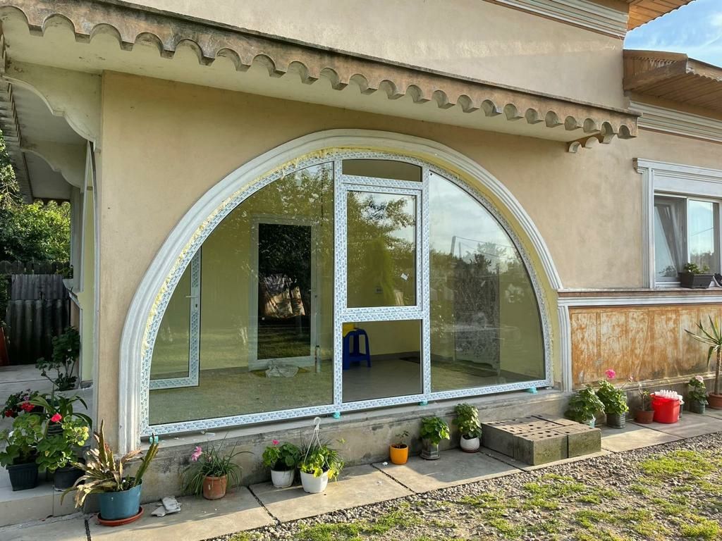 Curbam profile pvc (arcade)și site