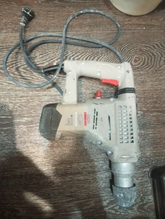 Продам Перфоратор б/у