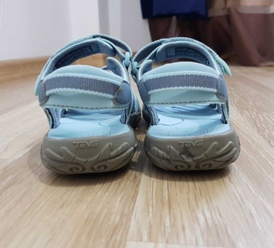 Adidasi Sandale Teva mărimea 29 boost jordan