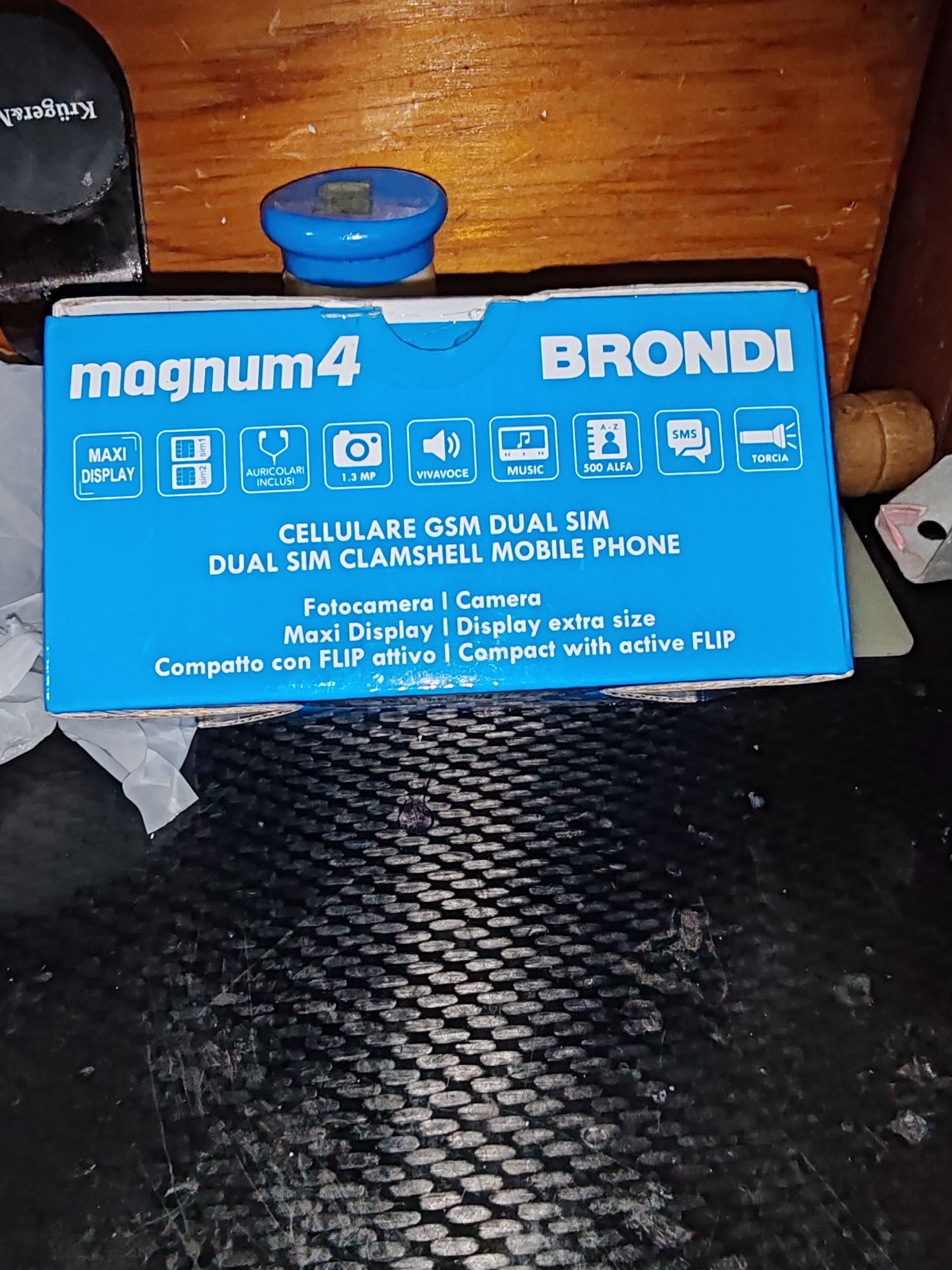 Telefon marca Brondi