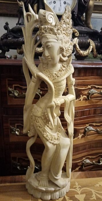 Sculptura deosebita realizata integral manual, lemnul crocodilului un