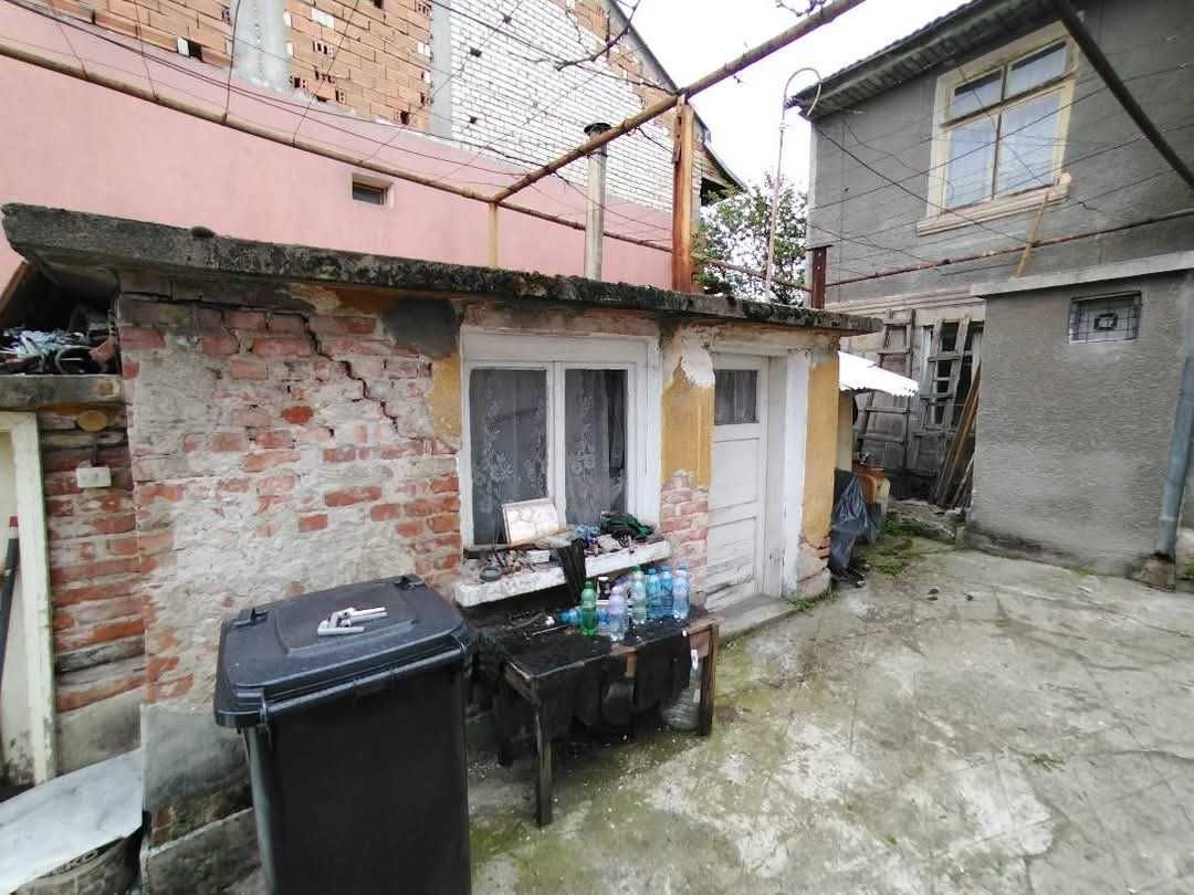 Продава къща в гр.Пещера