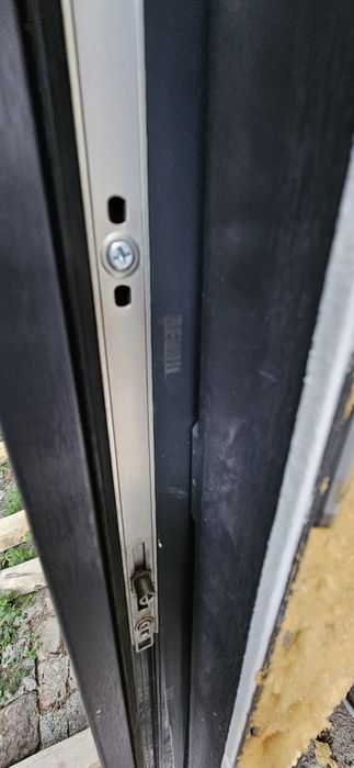 Вратопрозорец дограма REHAU цвят антрацит