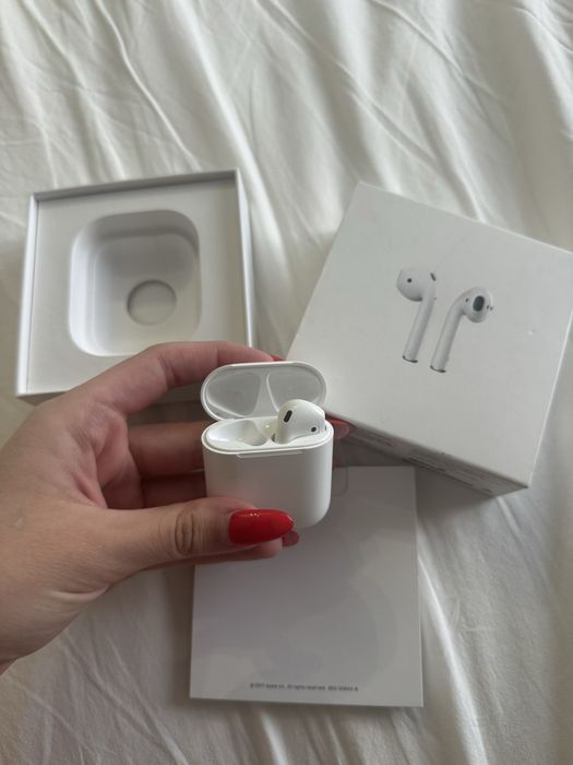 AirPods 1 покаления один наушник