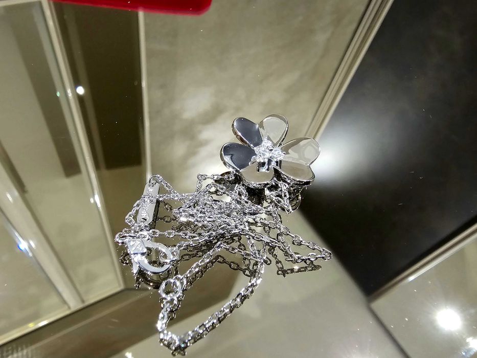 Van Cleef & Arpels VCA Silver Frivole Large Diamond Дамско Колие