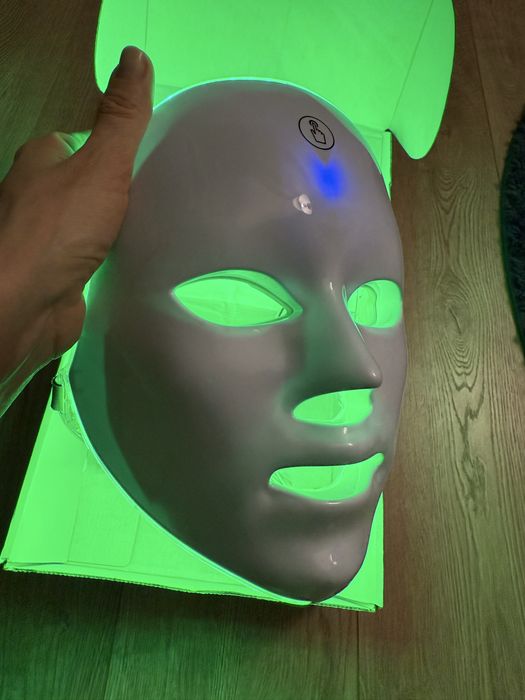 Продам led-маску для лица