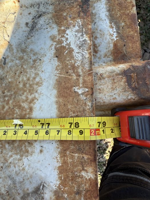 Продавам ламарина  2 м на 80 см 1.2 кг