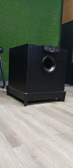 Активен субуфер JBL SUB-300
