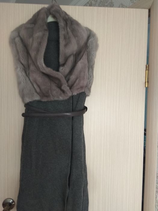 Новая теплая накидка с норковой отделкой