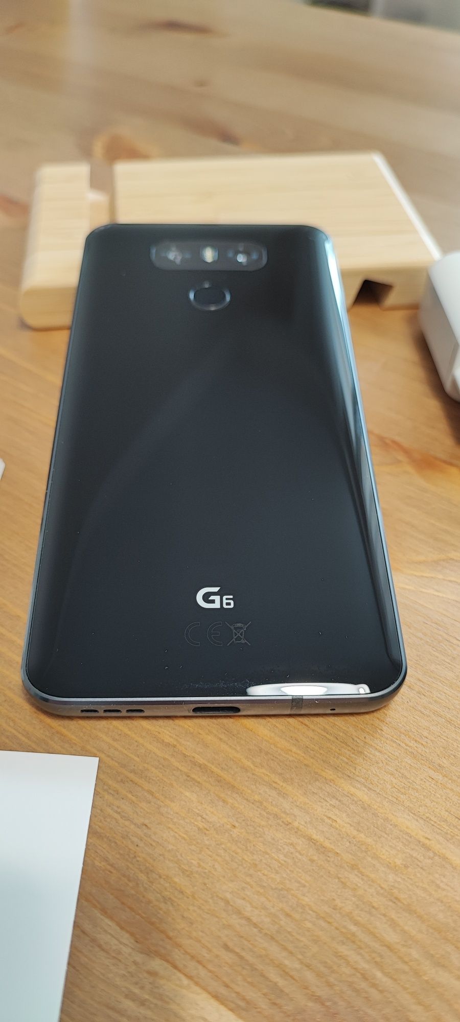 Продам смартфон LG G6