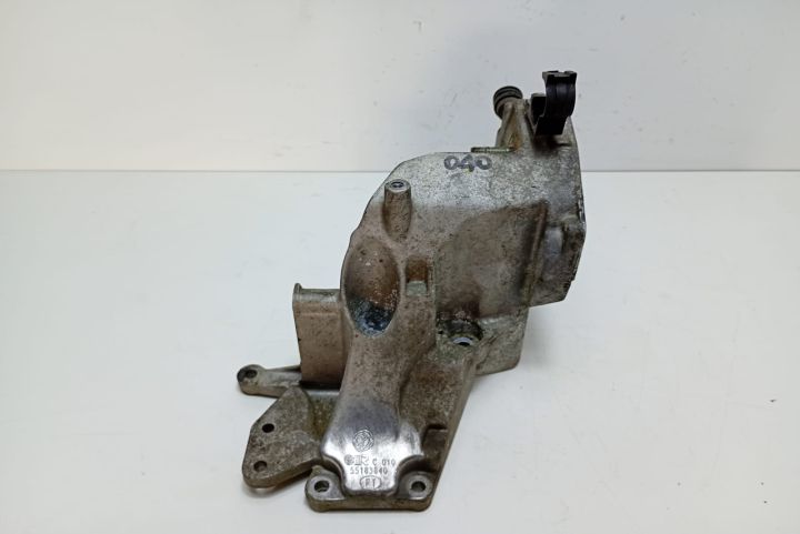 Suport  pompa injectie 55183840 Alfa Romeo 147 prima generatie seria