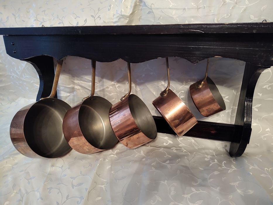 Cratițe din cupru cu suport din lemn