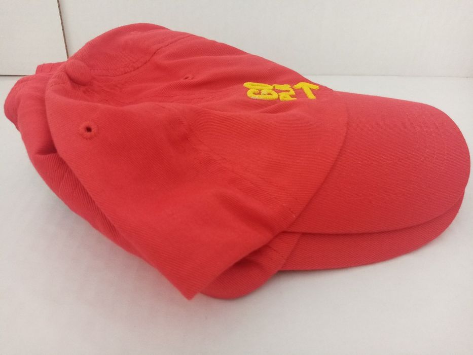 Ballantines Go Play - Sapca rosie, unisex. Noua.