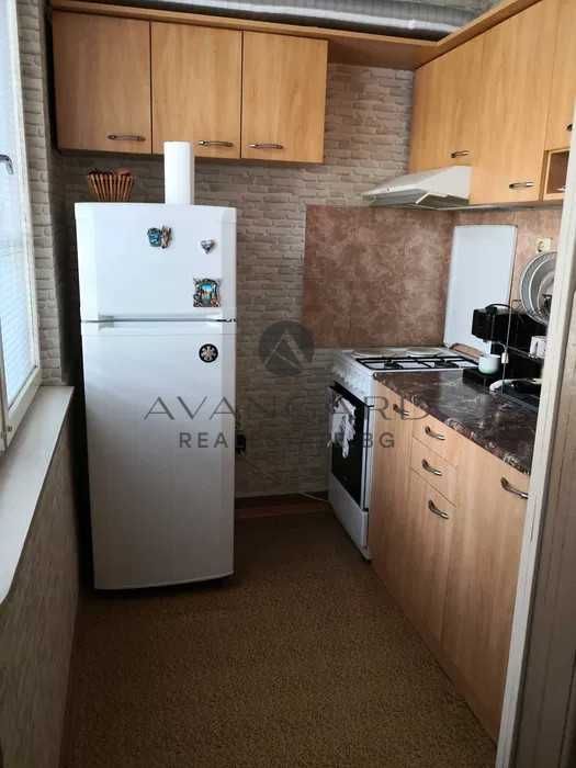 Продава се Четиристаен апартамент в Пловдив, Изгрев - 82 кв.м за 1037 €/кв.м - Снимка #4
