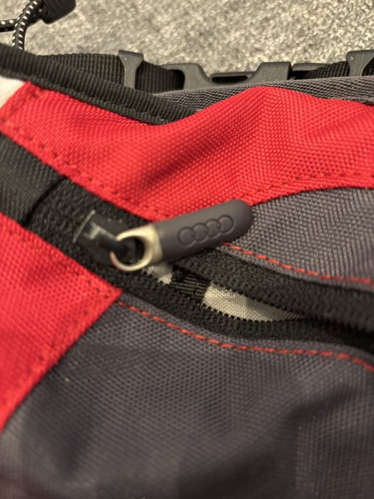 Чанта за кръста АУДИ