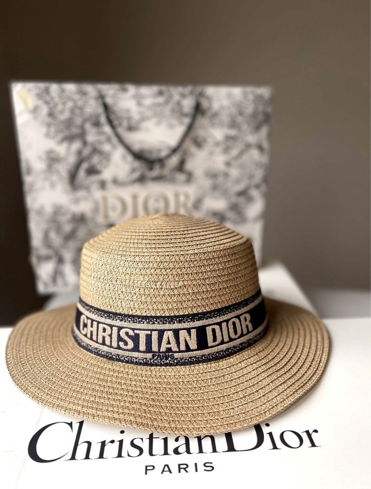 Pălărie Christian Dior perfectă de vară