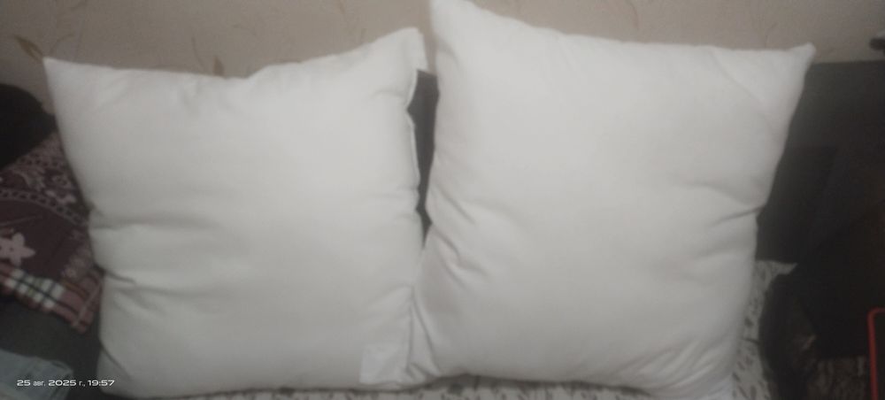Продам 2 подушки